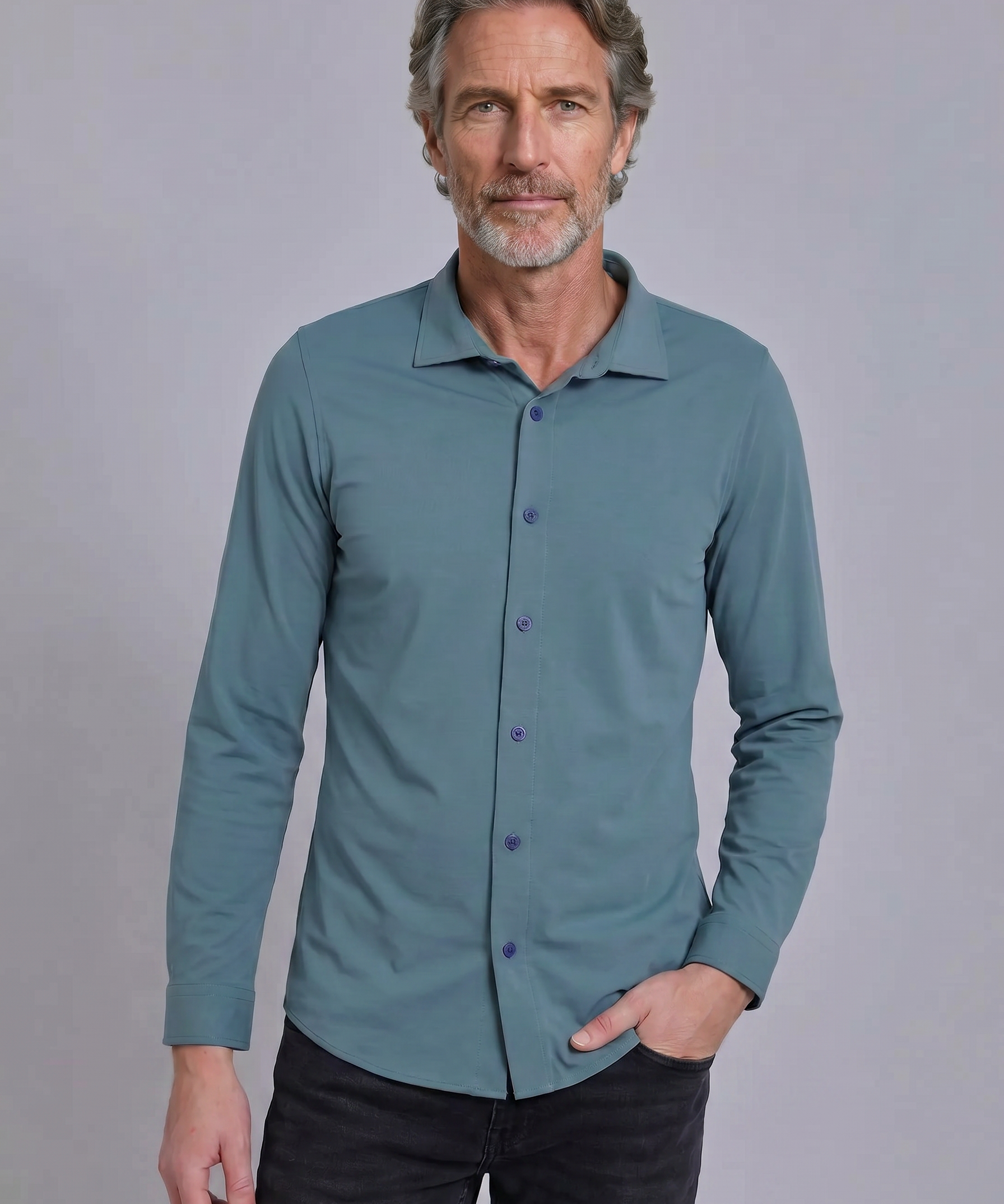 magnific__objectivemodify-only-the-model-pose-and-change-the__67672.png